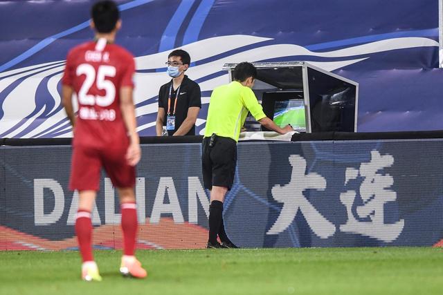 埃及前国脚曝料 利物浦满足了萨拉赫双方已经续约